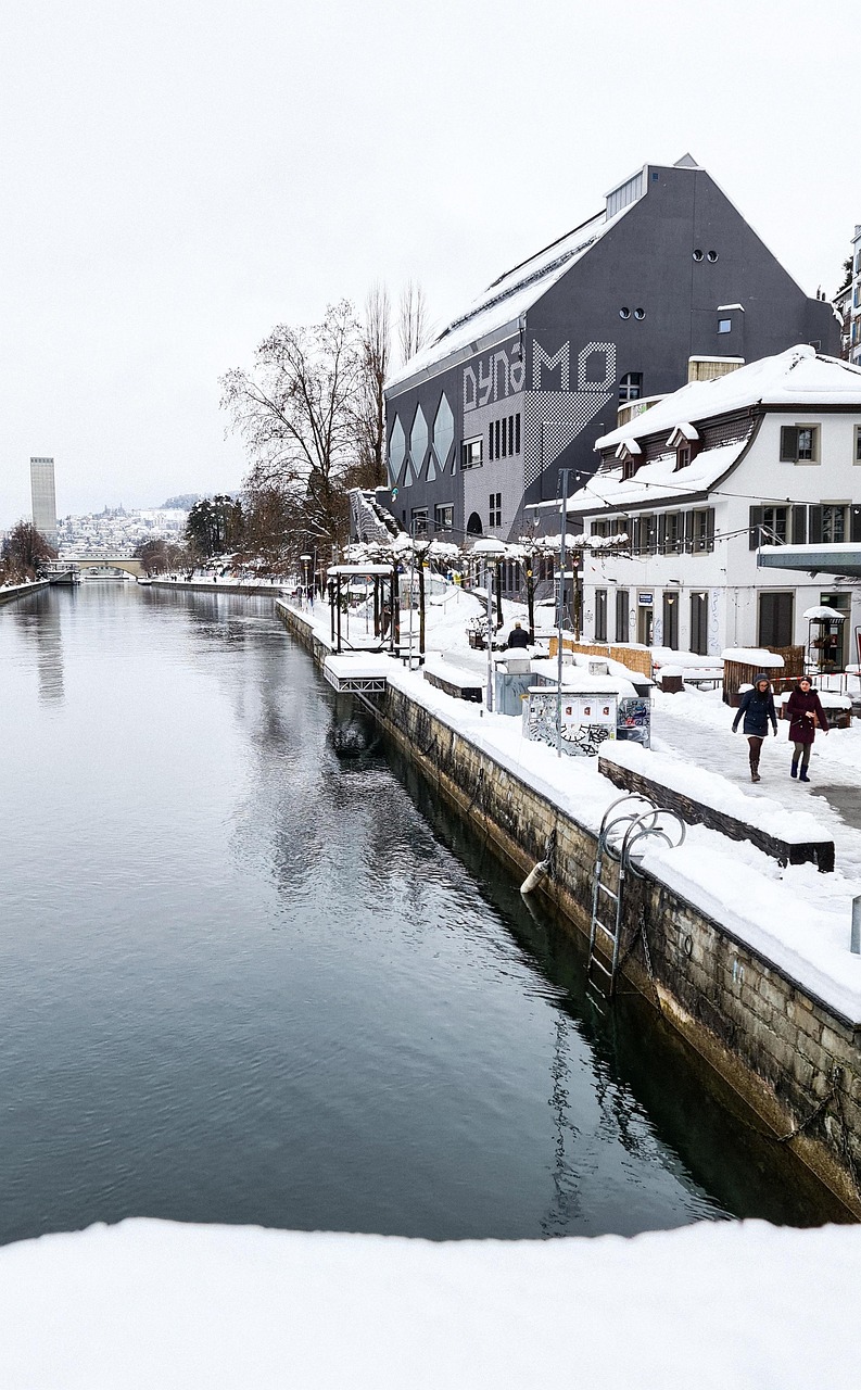 Verschneite Landschaft zum Jahresstart 2026